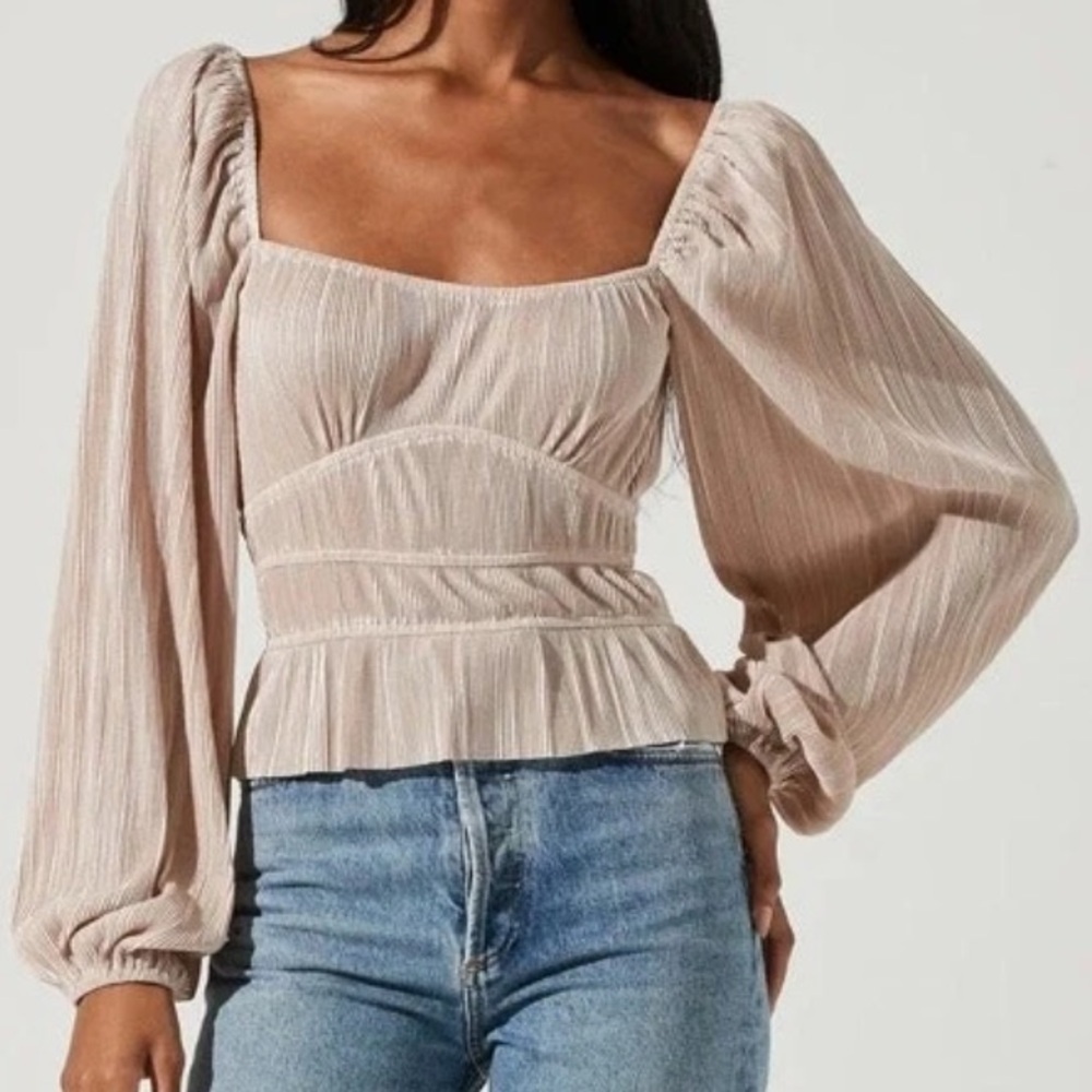 ASTR The Label Ziva Plisse Long Sleeve Pleated Peplum Coquette Blouse | Size M - Picture 1 of 11